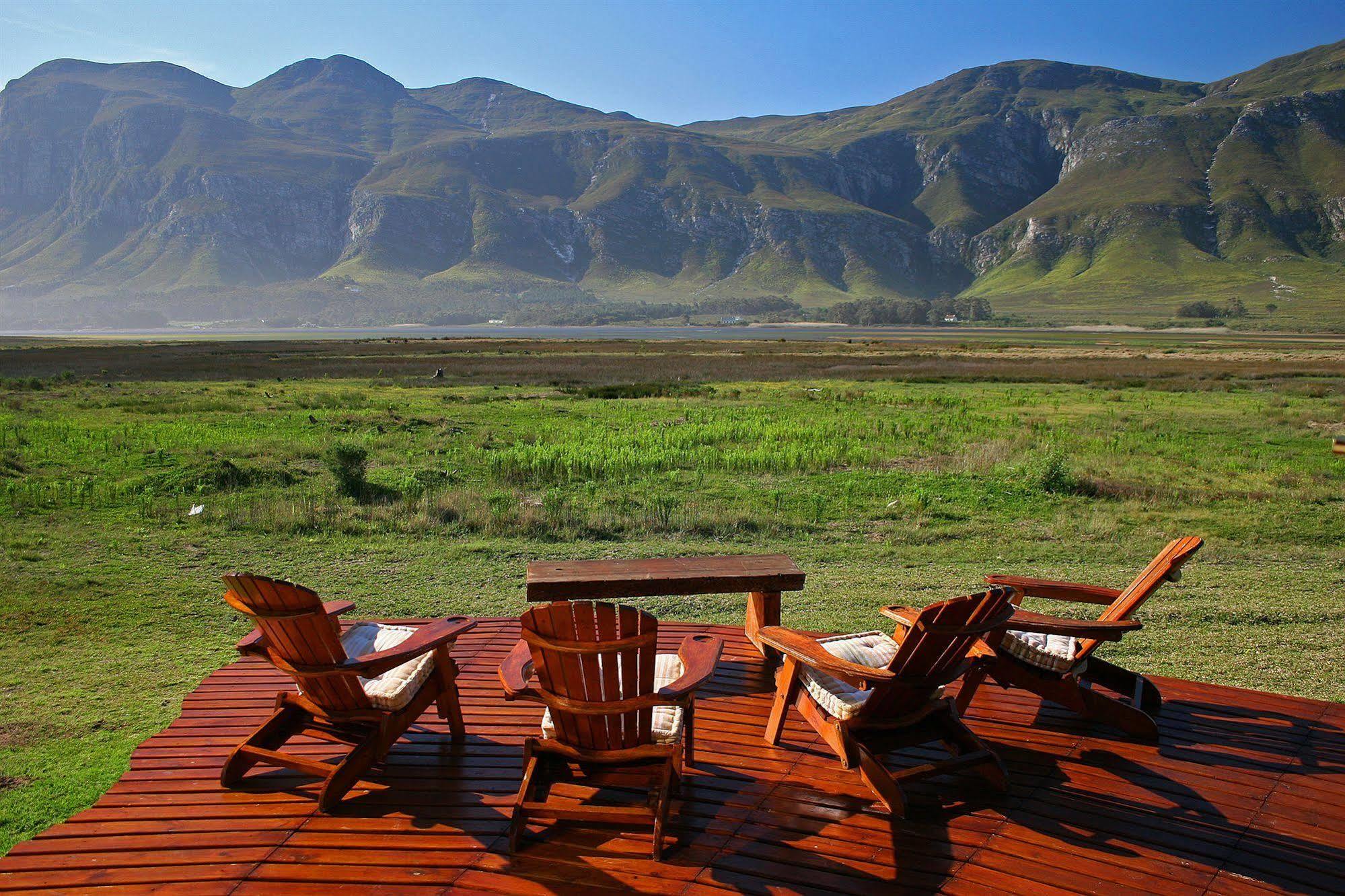 Mosaic Lagoon Lodge Станфорд Экстерьер фото