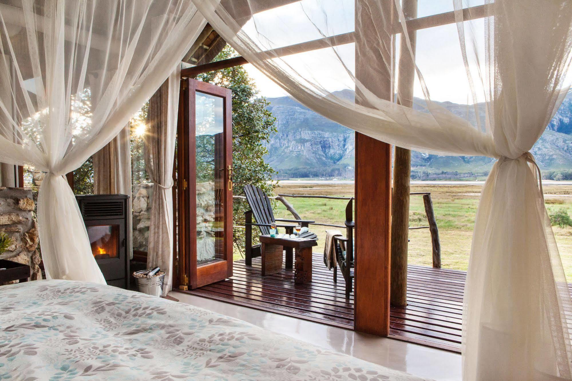Mosaic Lagoon Lodge Станфорд Экстерьер фото