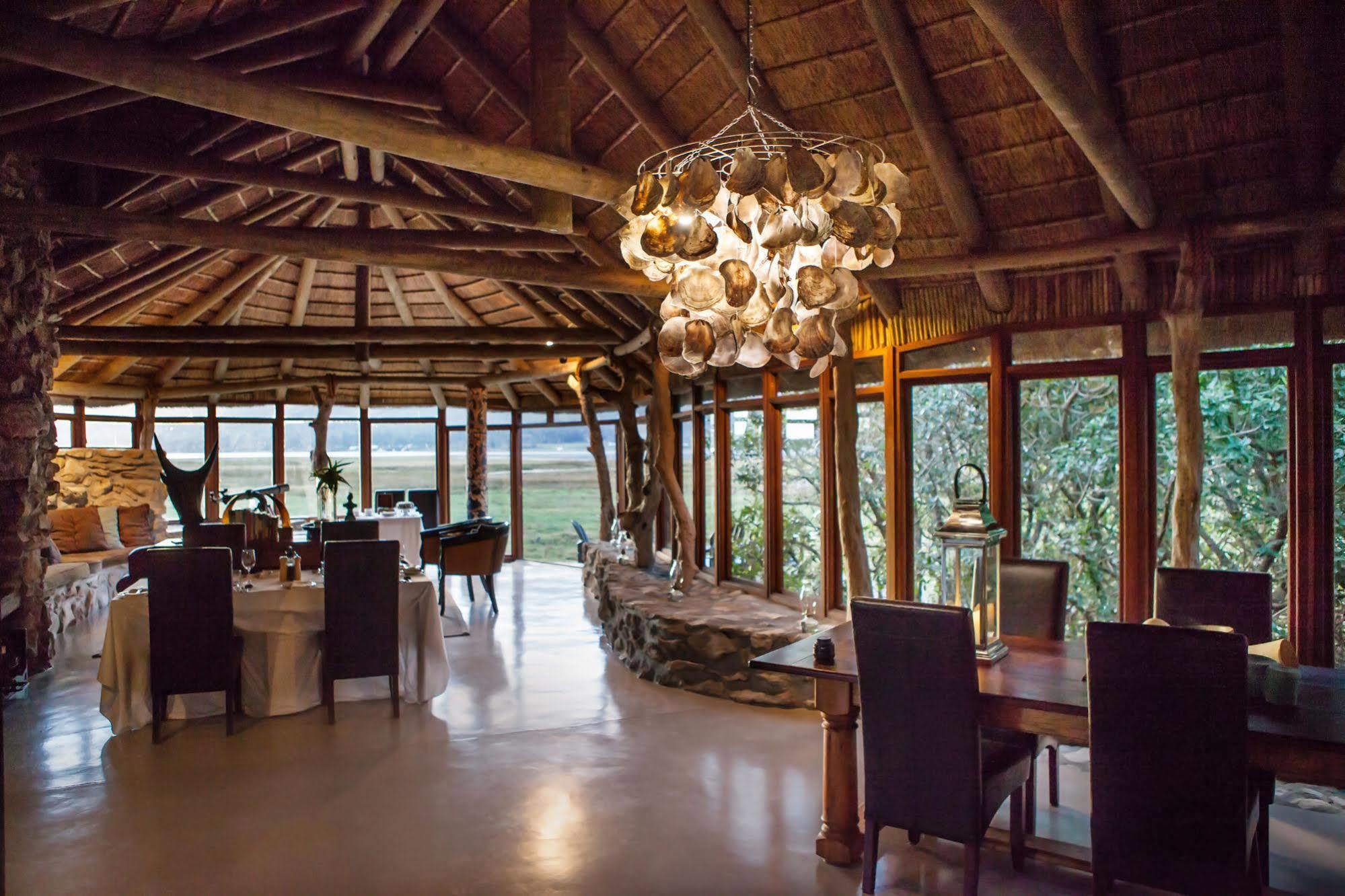 Mosaic Lagoon Lodge Станфорд Экстерьер фото